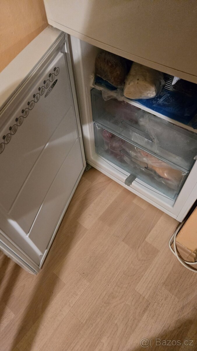 LEDNICE KOMBINOVANÁ S MRAZÁKEM - 3