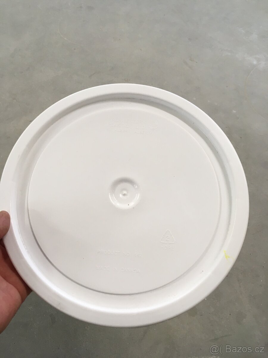 Kbeliky s vikem 20-22L HDPE - 3