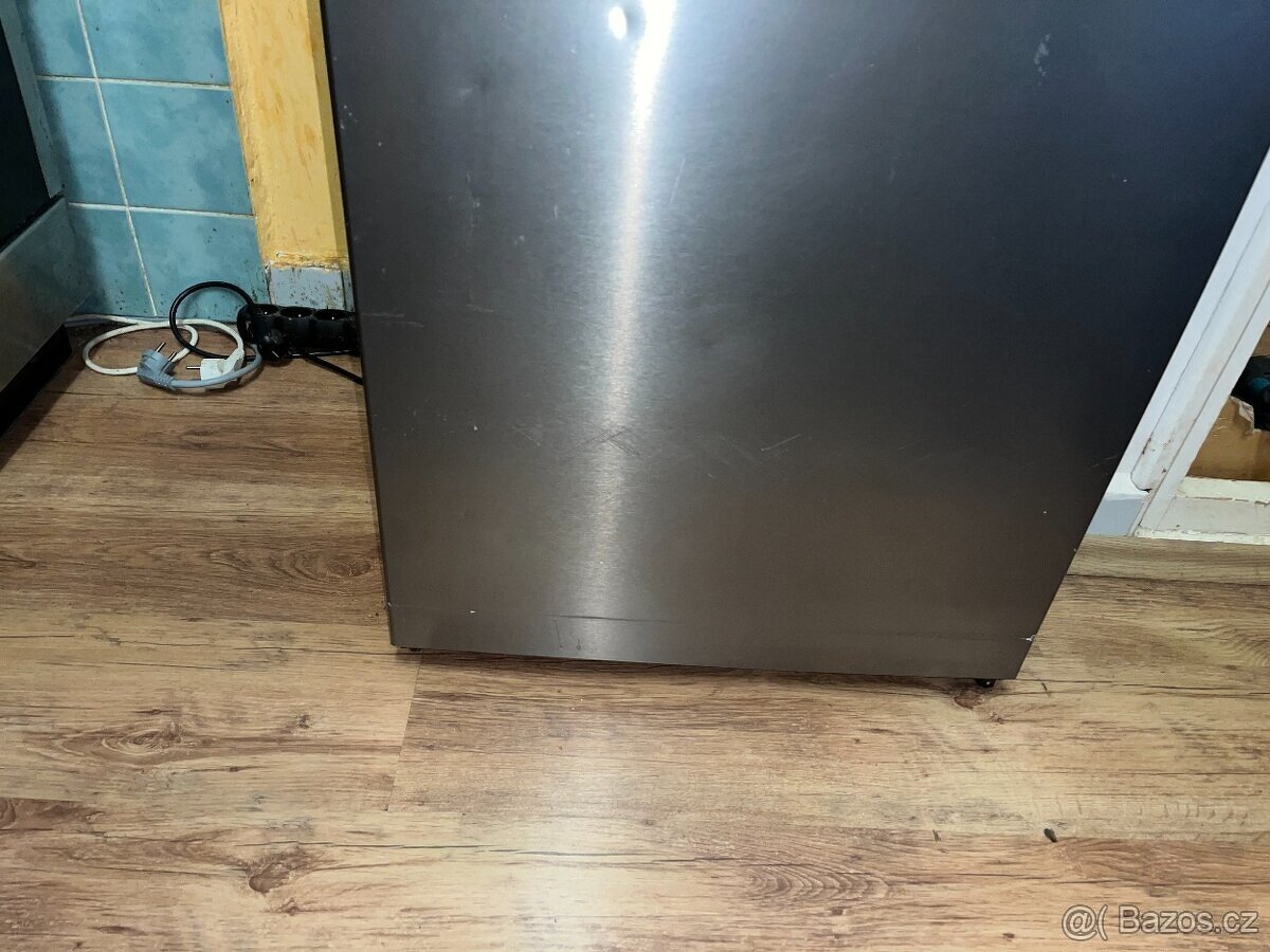 Lednice nerezová AEG - 3