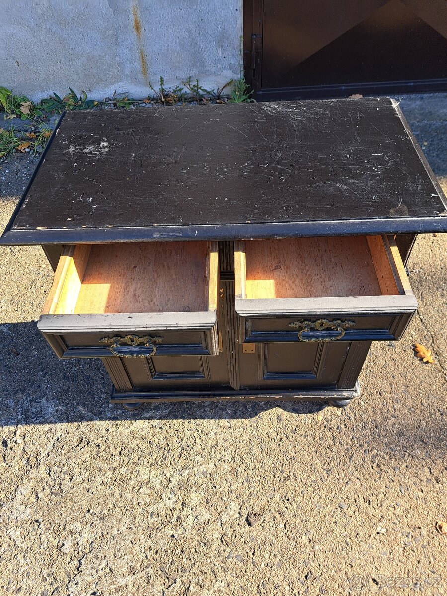 Starožitná skříňka - 3