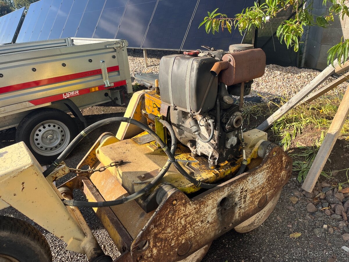 Vibrační válec Stavostroj - 3