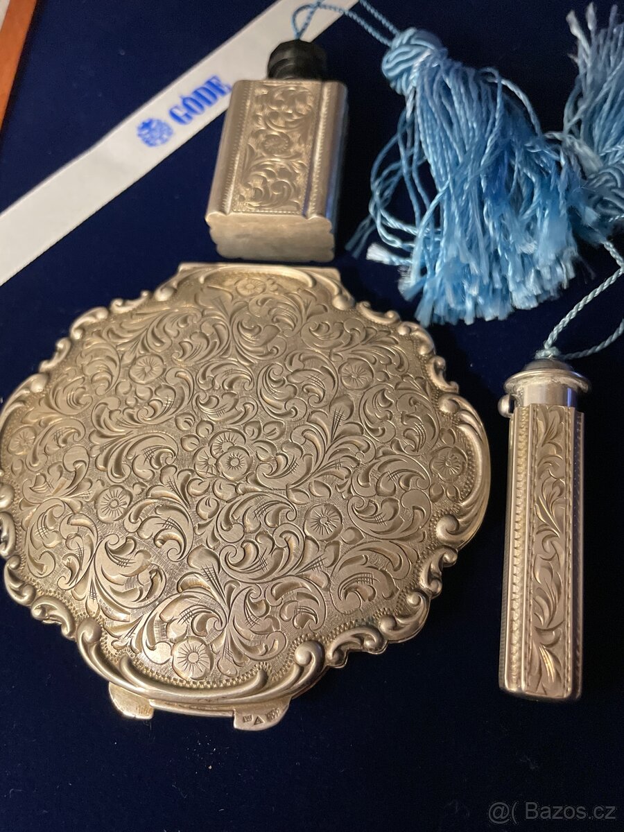 STŘÍBRNÁ souprava,pudřenka flakon a rtěnka,puncováno - 3
