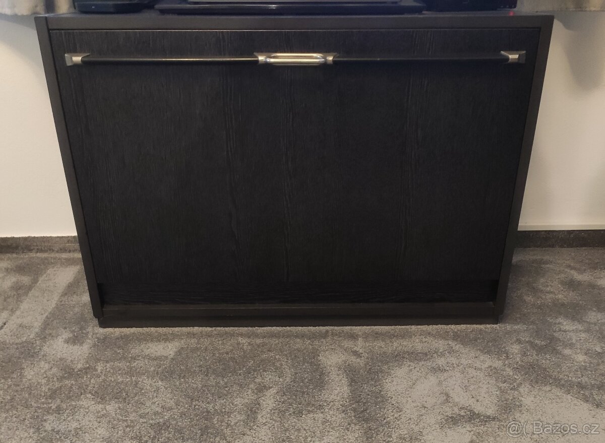 Prodám obývací stěnu, skříň, peřiňák, stolek - 3