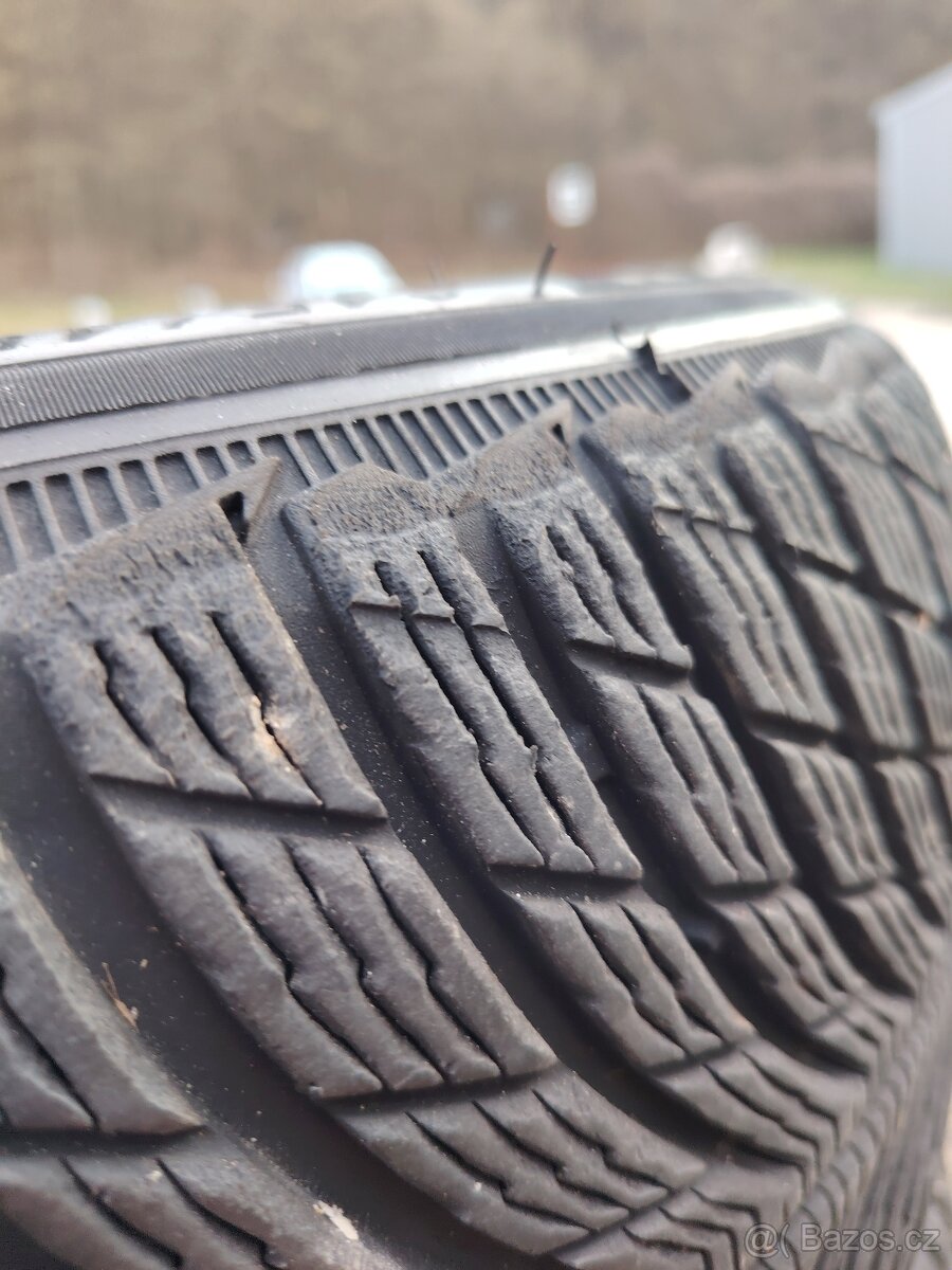 Dvourozmer pneu BMW R19 - 3