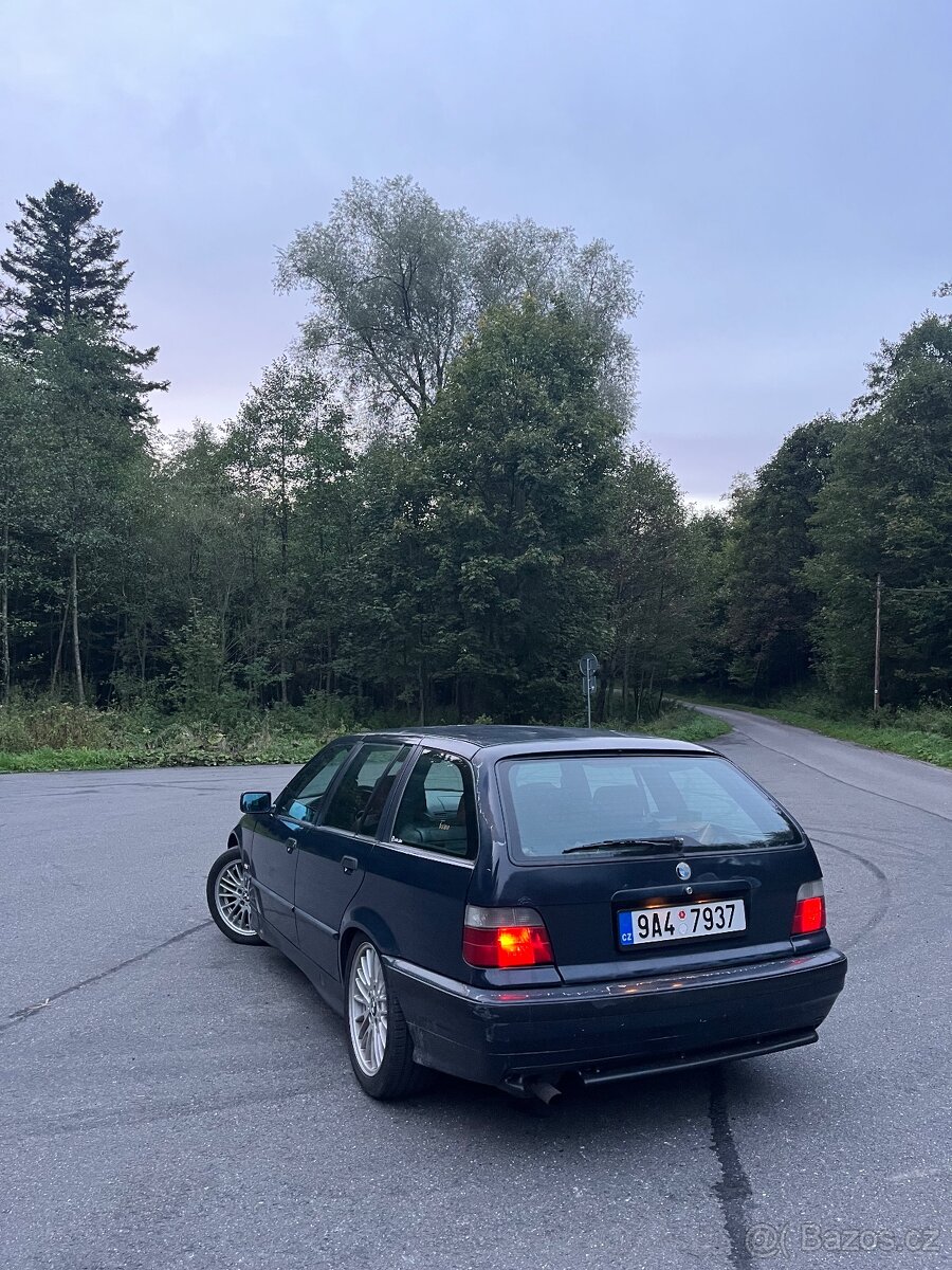 BMW E36 318is 103kW - 3