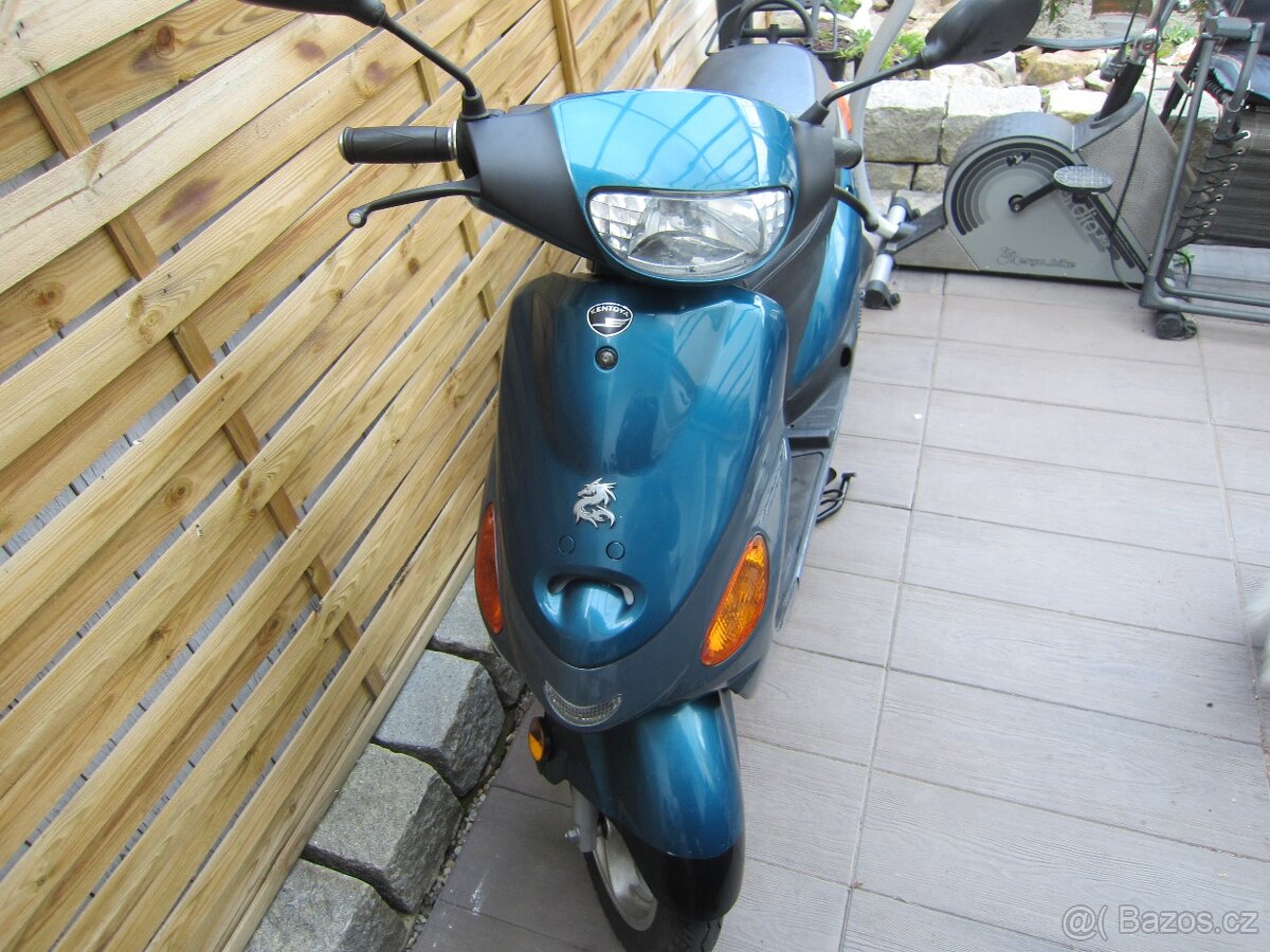 Skútr Kentoya 50 Zoom 4 takt, najeto jen 4800 km, r.v..2008 - 3