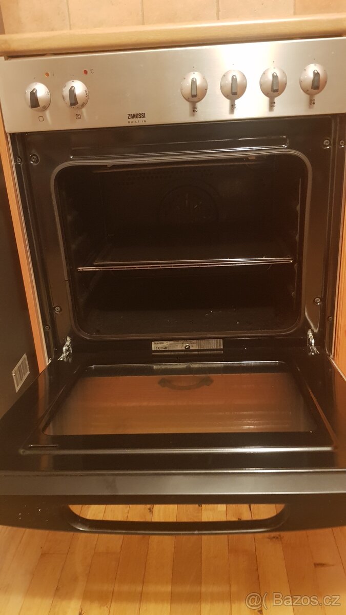 Vestavěna trouba +varna deska Zanussi - 3