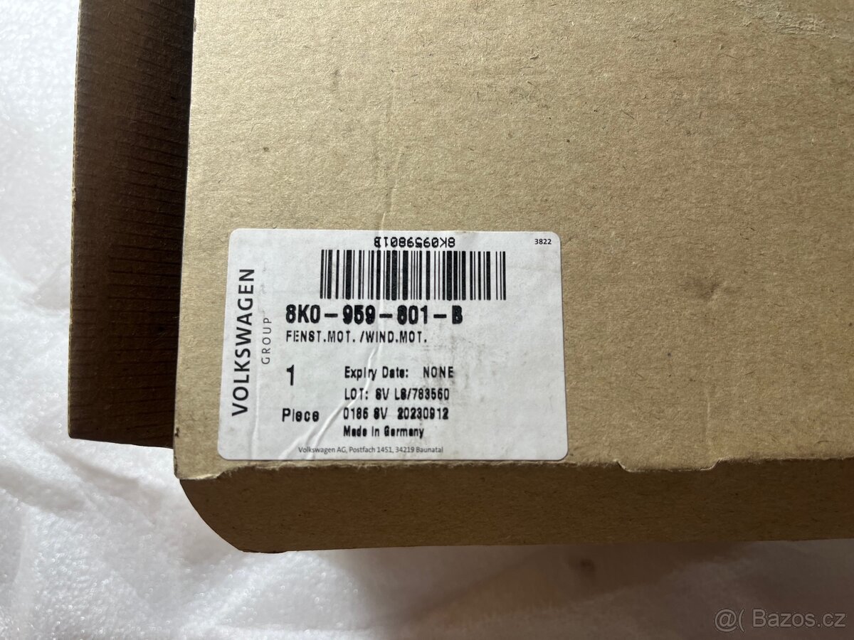 Motorek stahovačky pravý (VAG 8K0 959 801 B) - 3