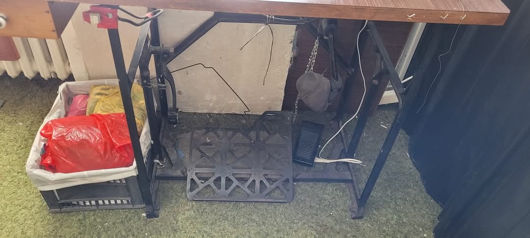 Vyšívací šicí stroj Adler s elektromotorem - 3