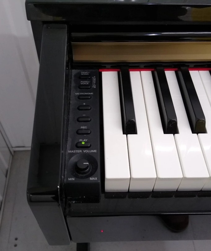 Yamaha Clavinova CLP 320 - 3