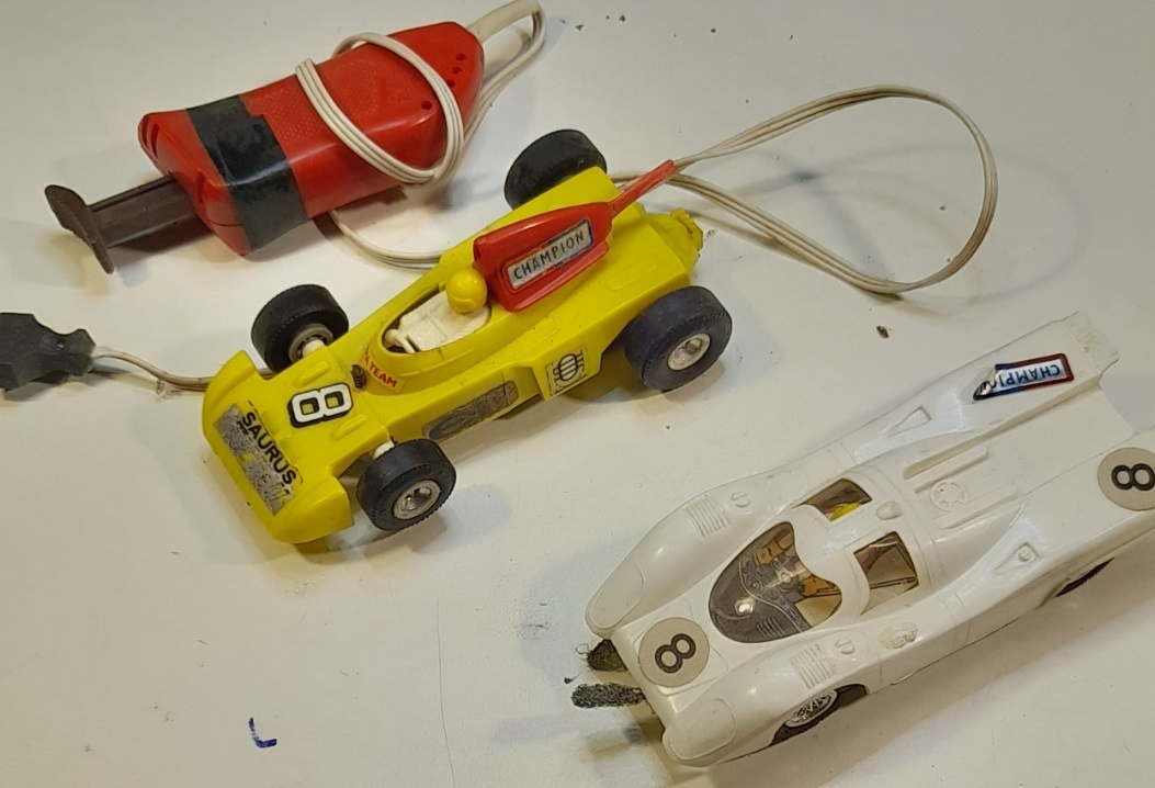 Modely aut 1:43 MIX /plastové IGRA/ - 3