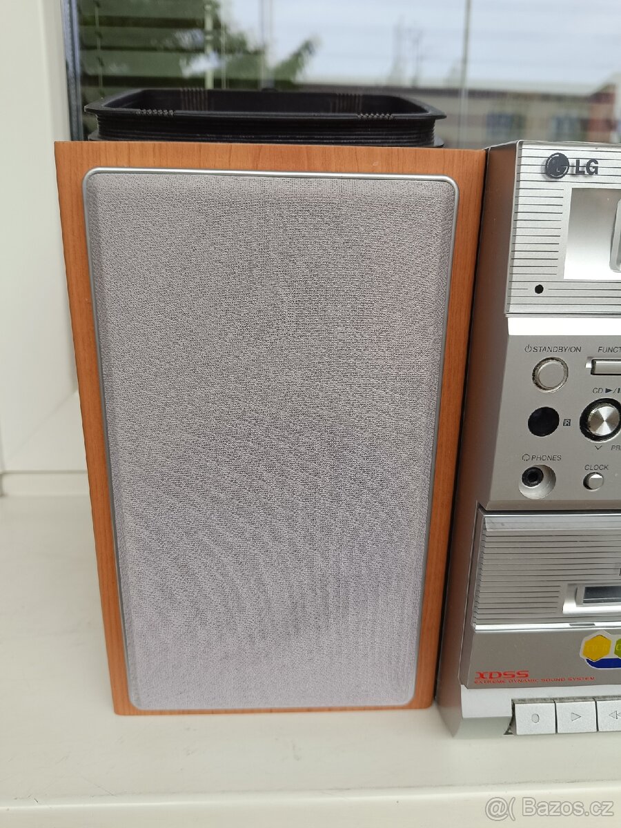 Prodám mikrosystém, malou věž zn. LG - 3