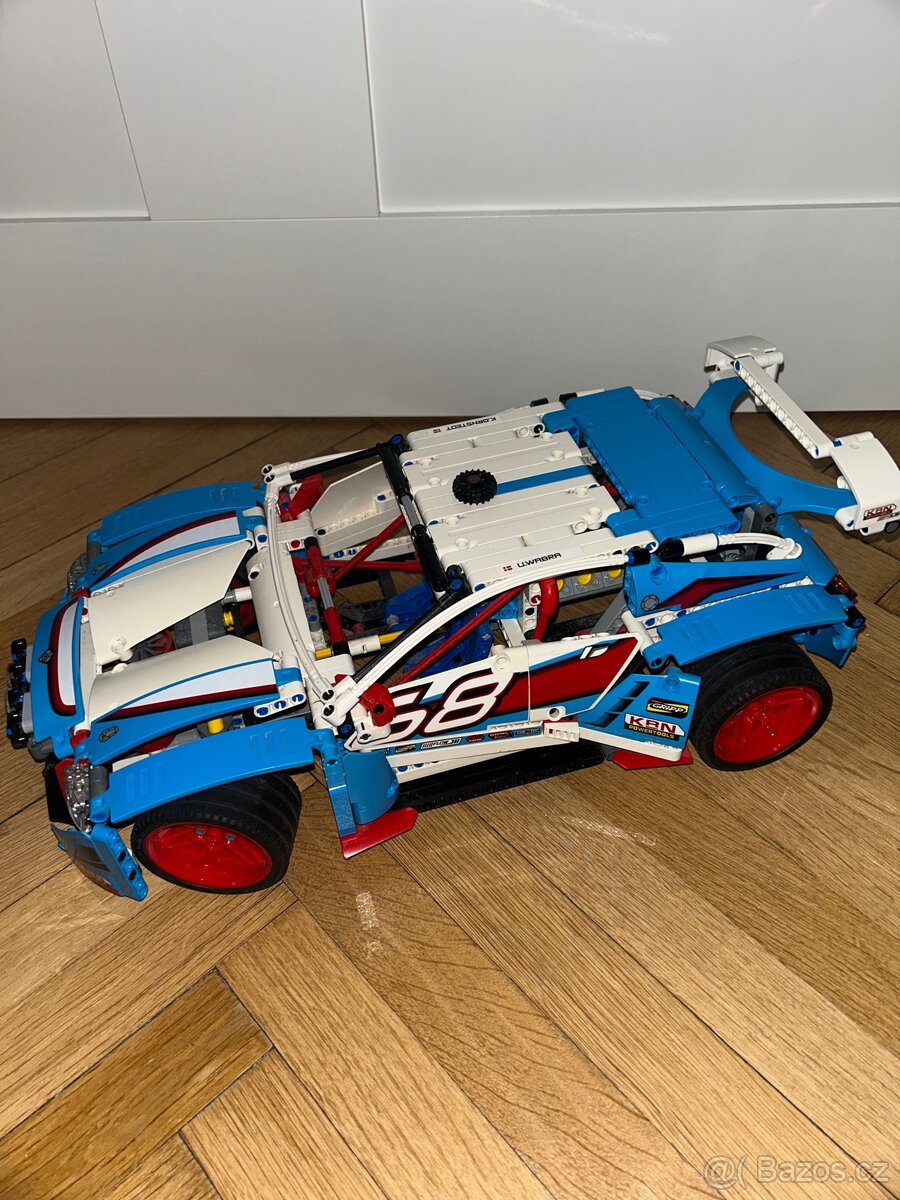 Lego Technic závodní auto 42077 - 3