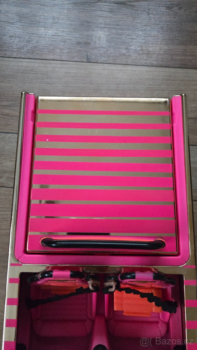 L.O.L. auto s bazénem a tanečním parketem - 3