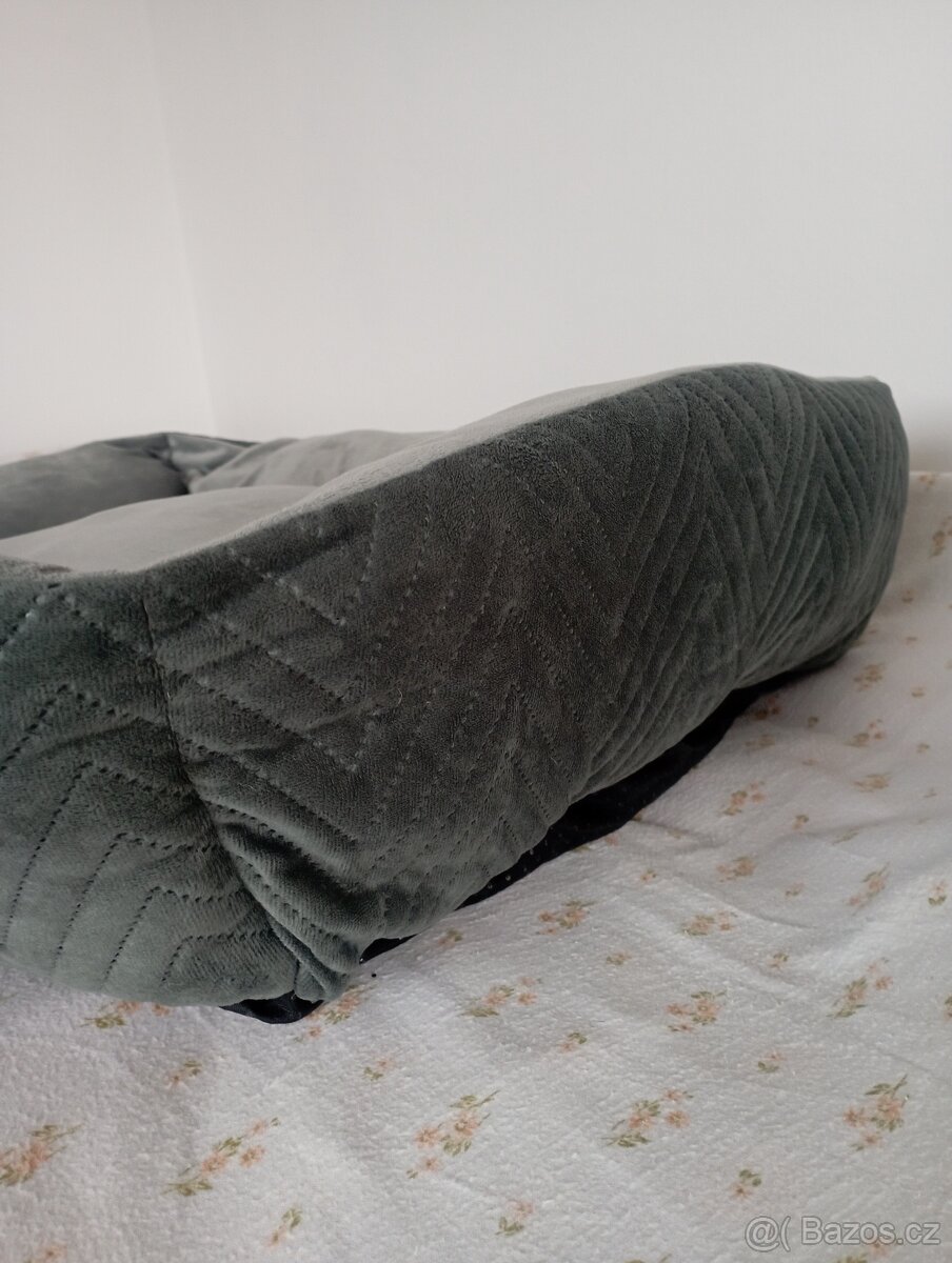 Pelíšek velký šedivý - 3