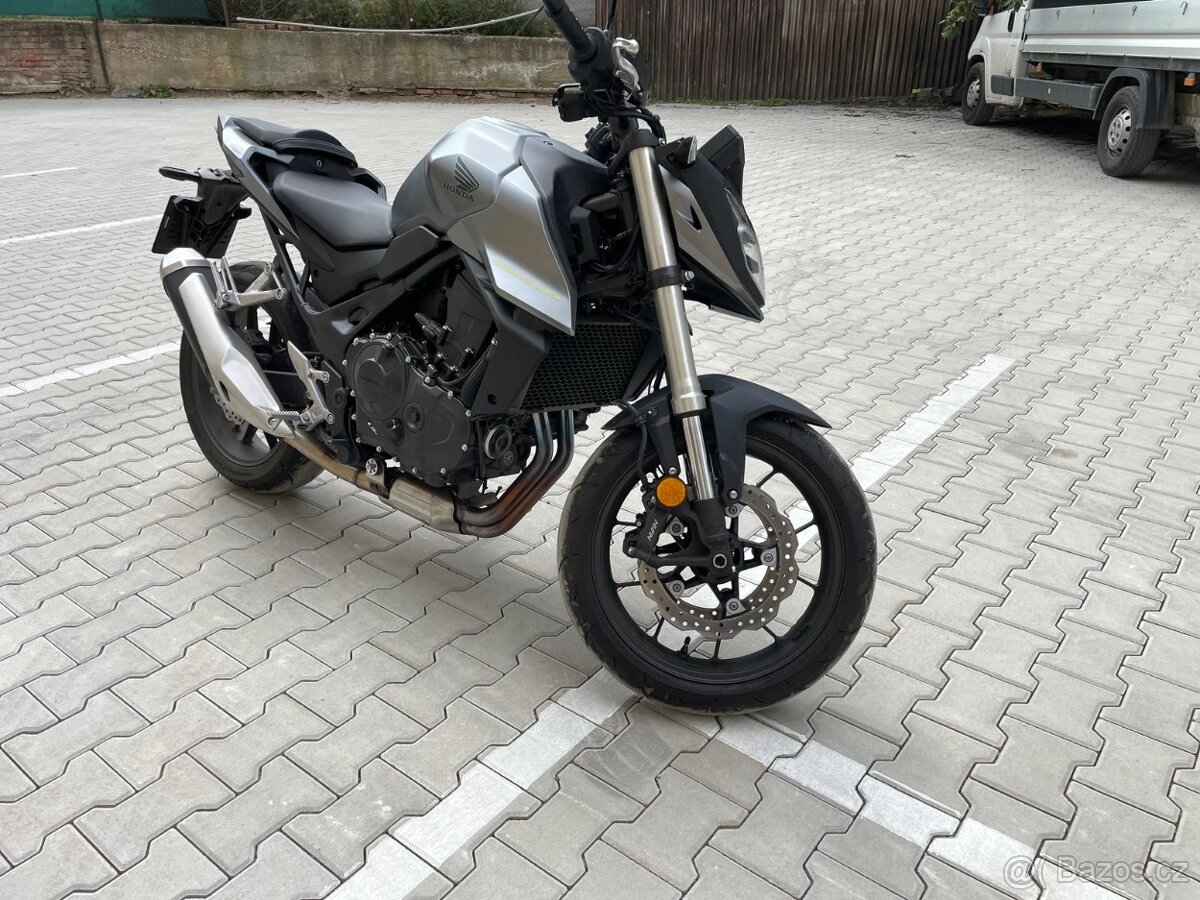 Honda CB750 Hornet - 3