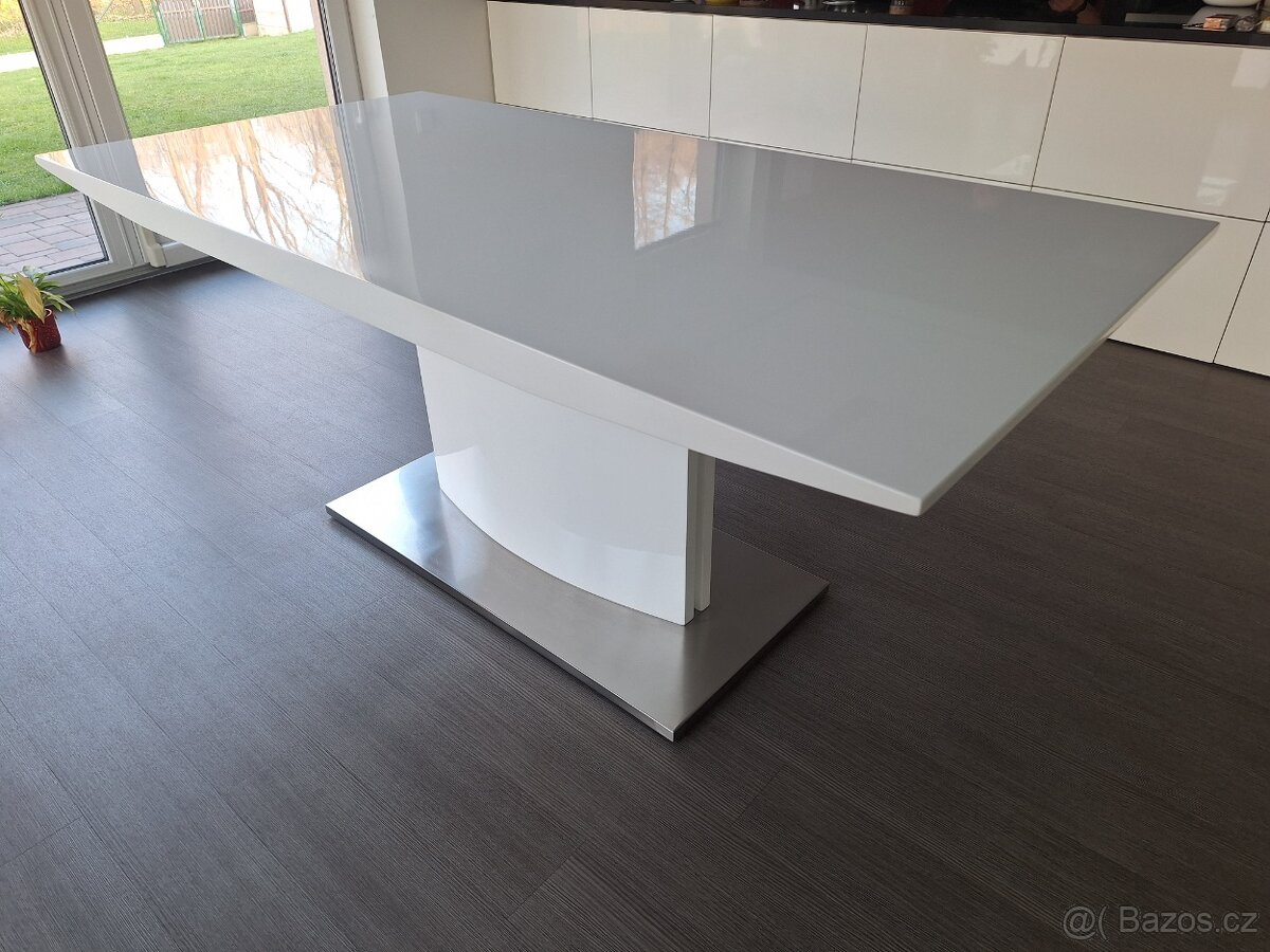 Jídelní stůl - 3