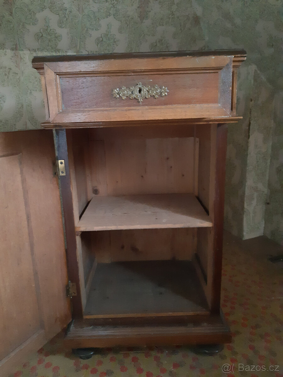 Starožitná skříňka - 3