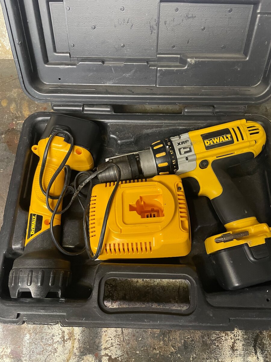 Dewalt - 3
