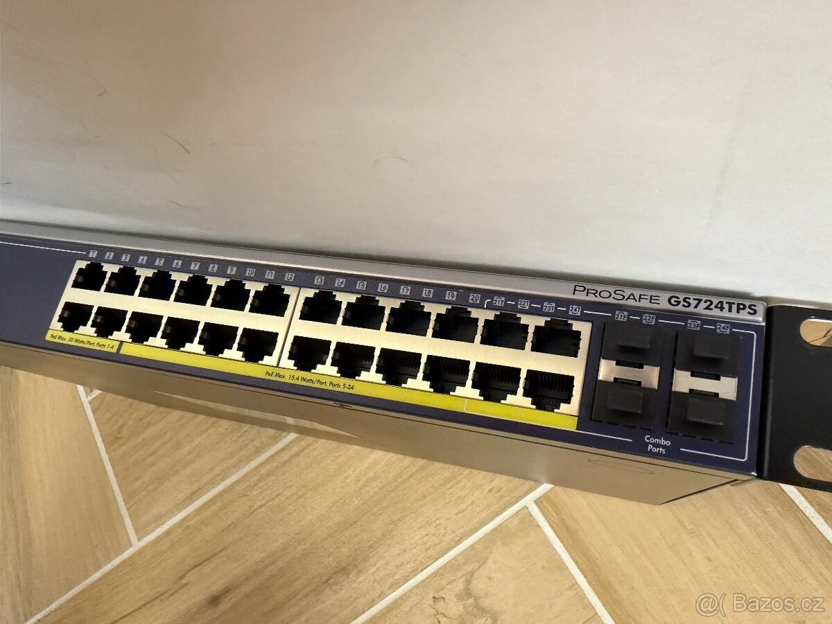 NETGEAR GS724TPS 24port Gigabit PoE switch - 3