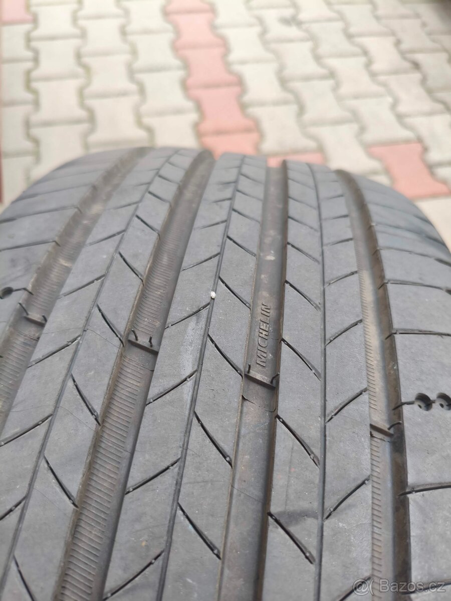 235/50/19 Michelin - 3
