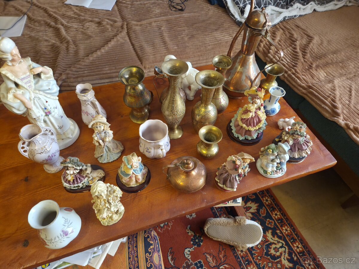 Různé sošky,vázičky atd. - 3