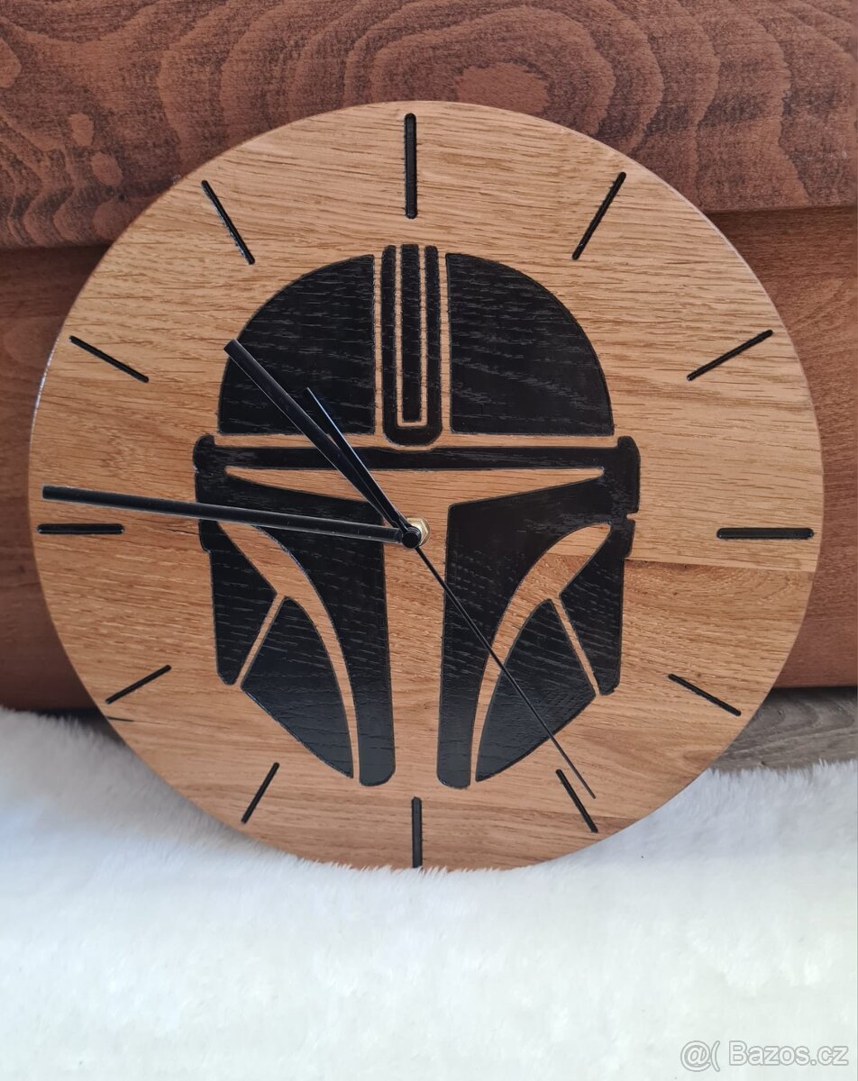 Dřevěné hodiny ,,Mandalorian" - 3
