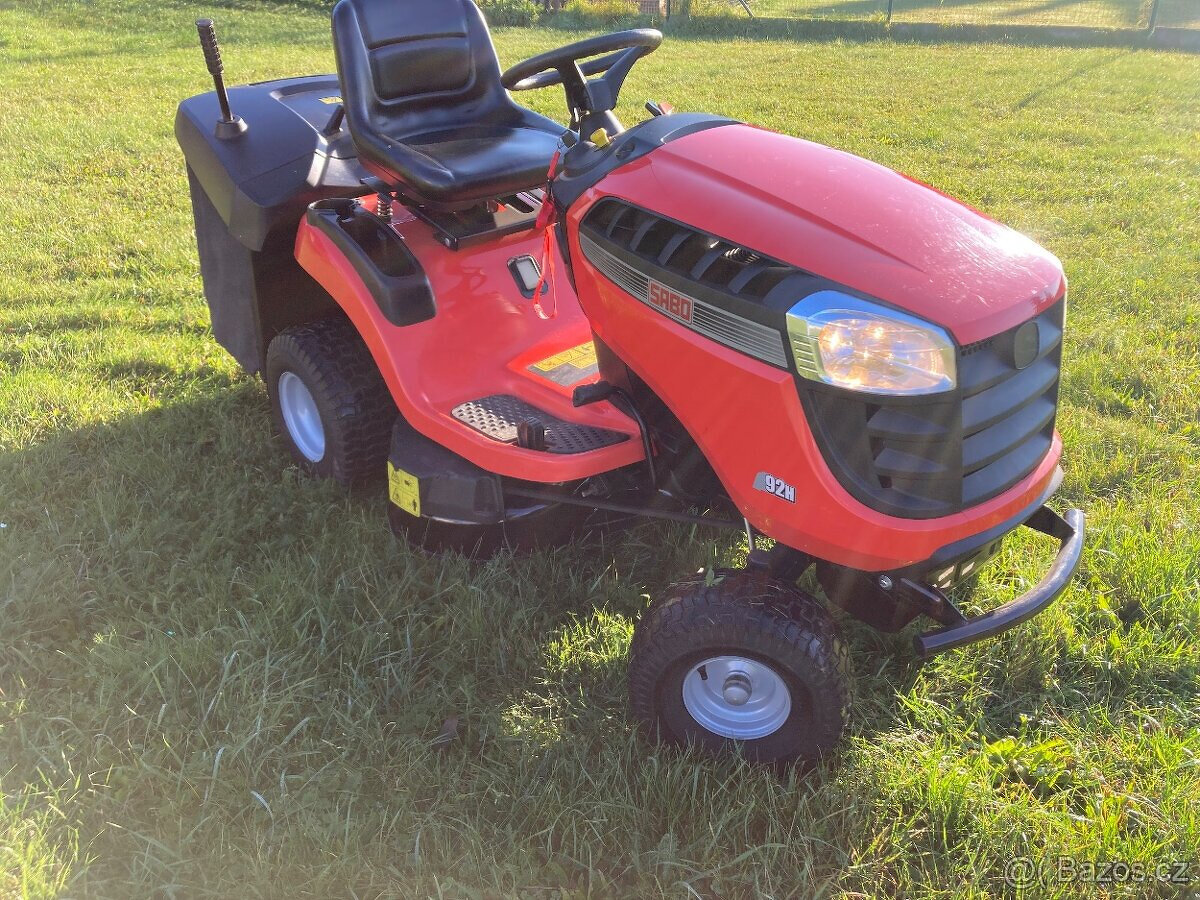 Zahradní traktor Sabo 92 HB ( John Deere X 165R) - 3