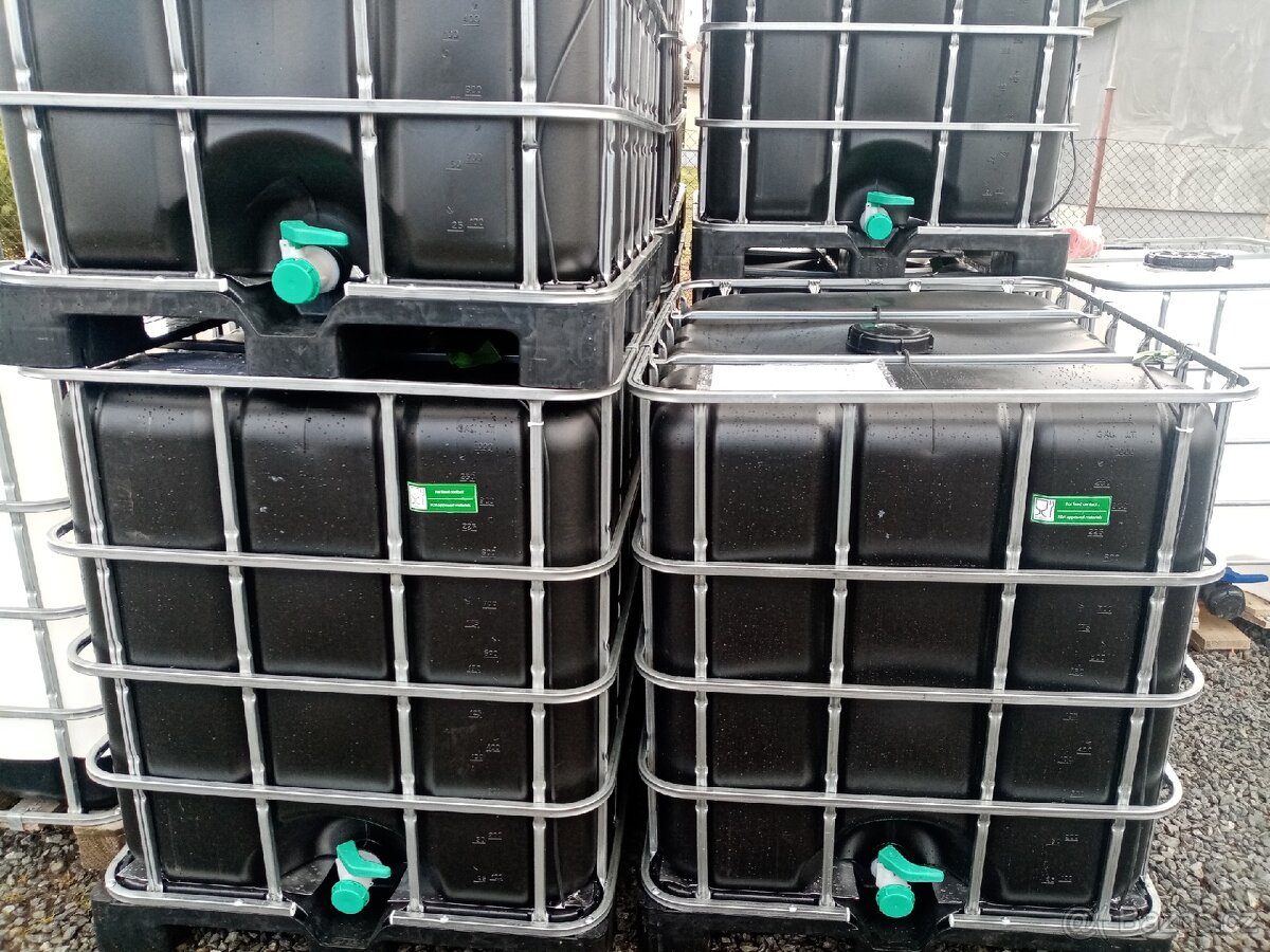 IBC nádrže potravinářské + pěkné bílé černé - 3