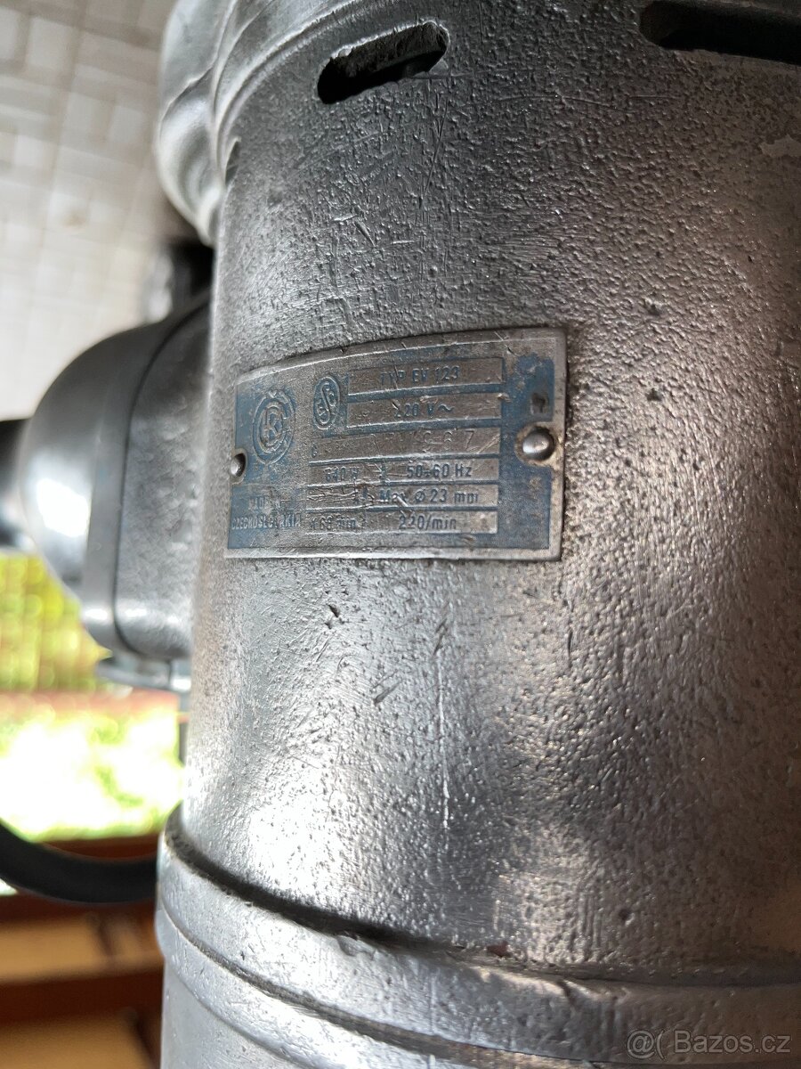 Vrtačka se stojanem - 3