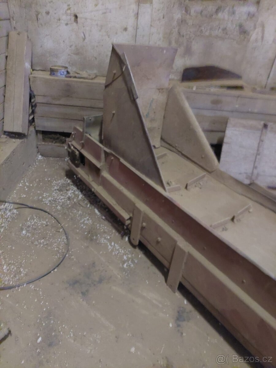 PÁSOVÝ DOPRAVNÍK - 3