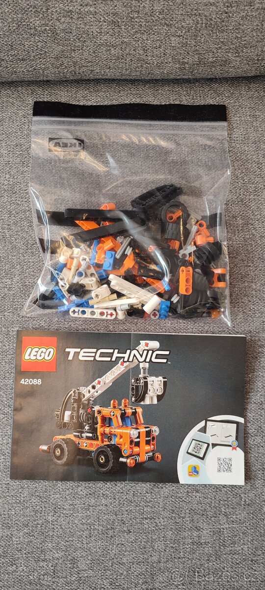 LEGO Technic 42088 – PRACOVNÍ PLOŠINA - 3