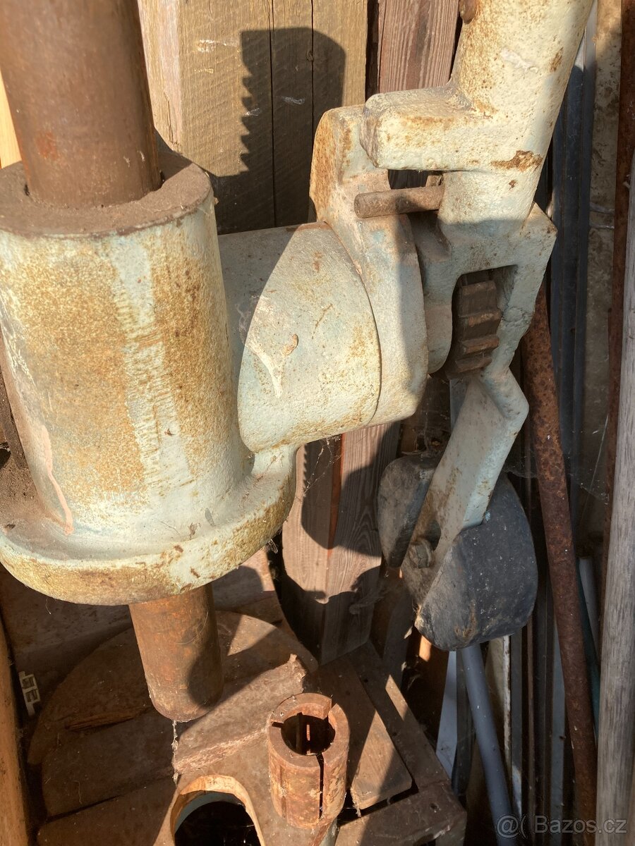 Hřebenový lis LHR 2 - 3