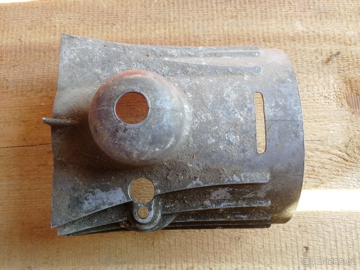 Karburátory, kryty karburátoru kývačka, panelka - 3