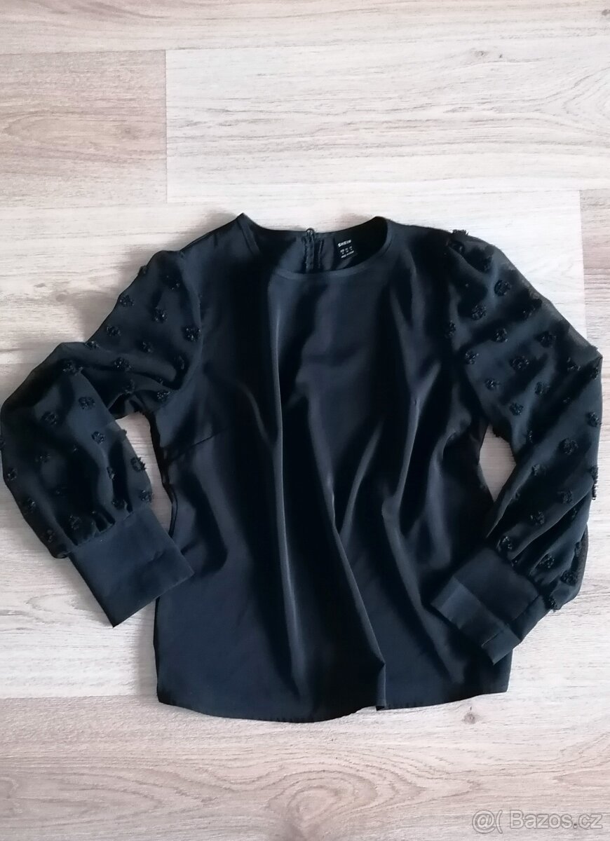 černá halenka s průsvitnými rukávy, vel. S/M - 3