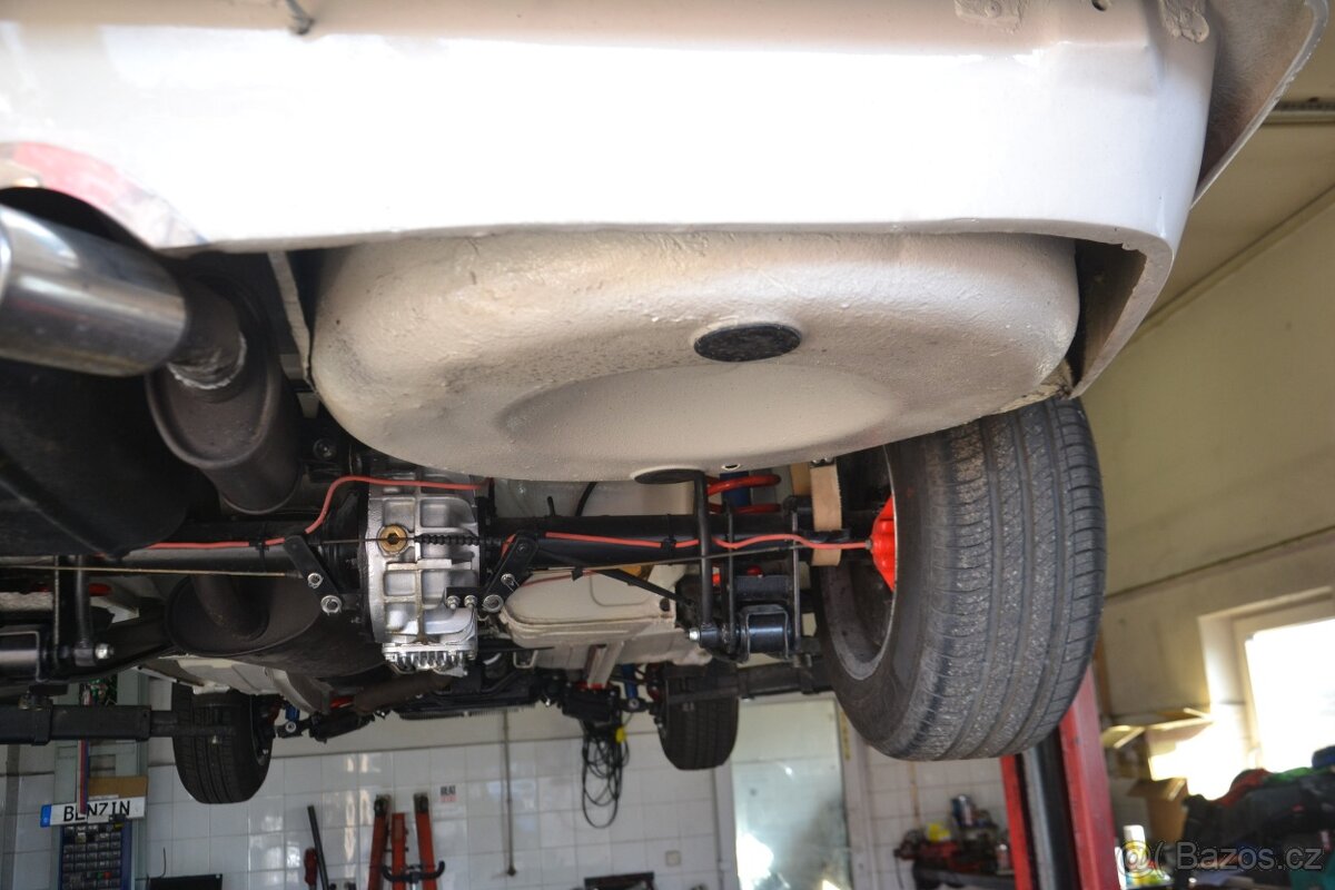 Alfa Romeo GT Junior 1600 GT coupe - 3