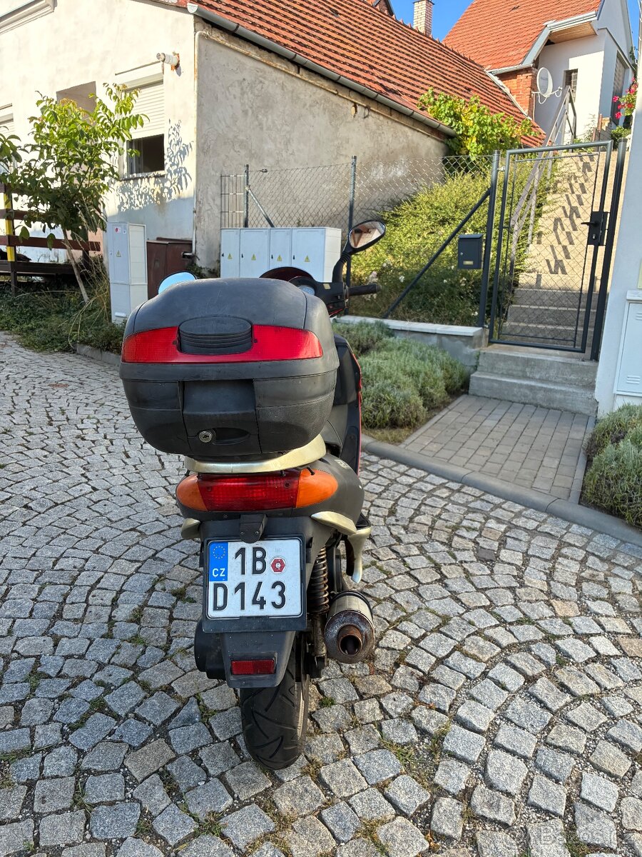 Skútr 125ccm - 3
