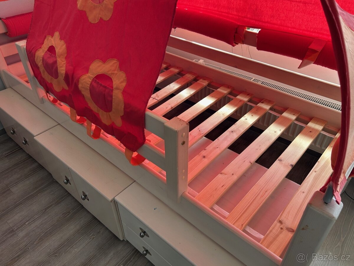 Postel z masivu zn. Domestav, 3 skříňky, domeček - 3