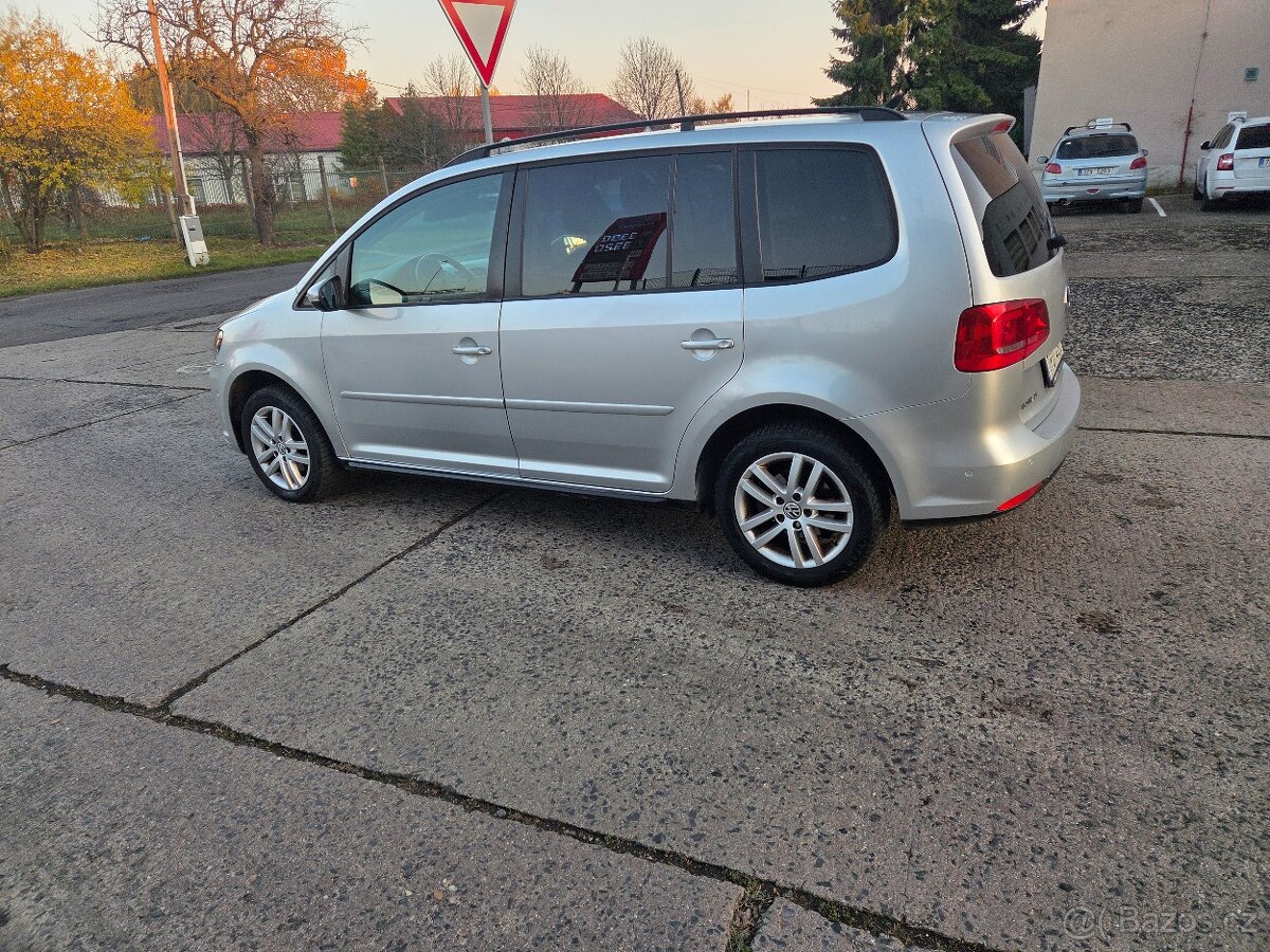 Dobrý den nabízím k prodeji krásný rodiny vůz Volkswagen Tou - 3