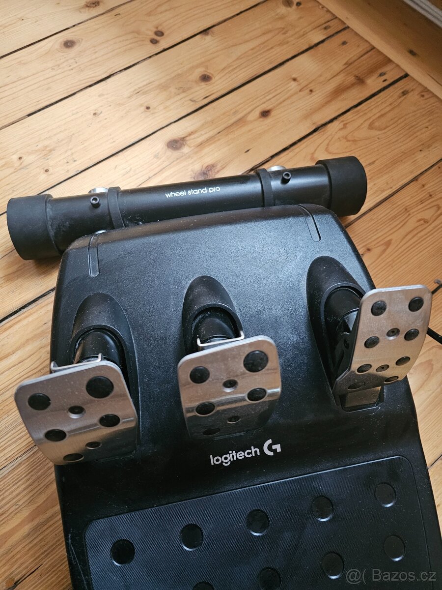 Prodám volant Logitech G29 se stojanem - 3