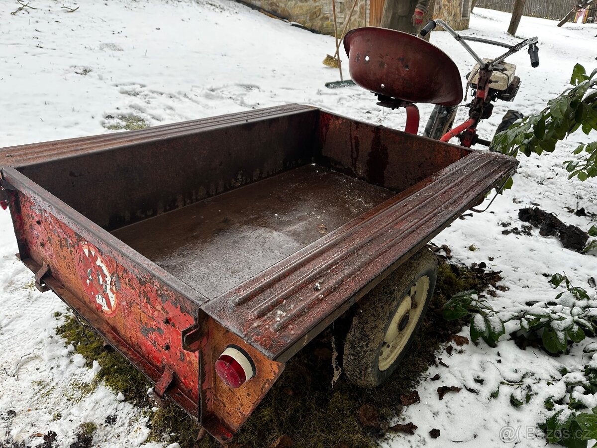 Malotraktor s vlečkou - 3