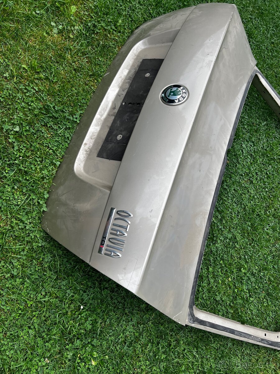 Dveře zavazadelníku Octavia 2 - 3