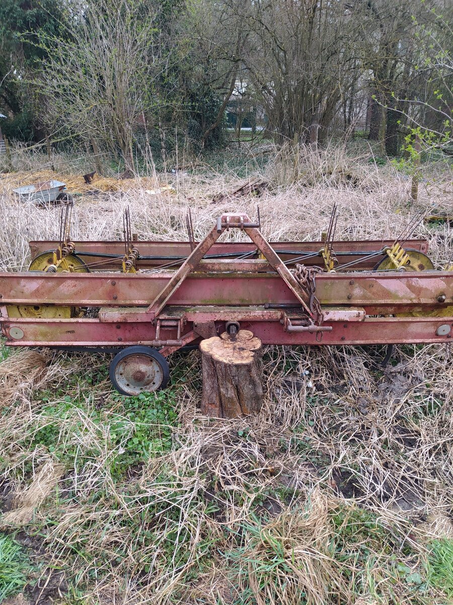 Obraceč a shrnovač sena - 3