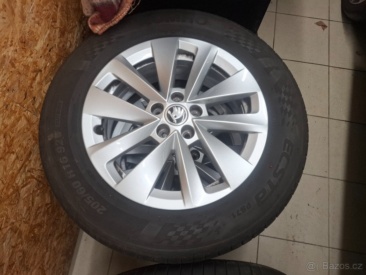 Prodám zánovní letní sadu kol 205/60 R16 KAMIQ, SCALA - 3