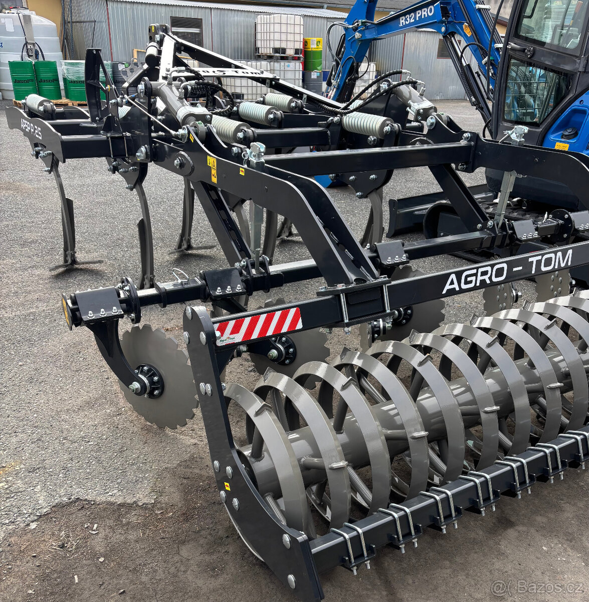 Predám radličkový podmietač 2,5m Hudraulicke nastaveni valce - 3