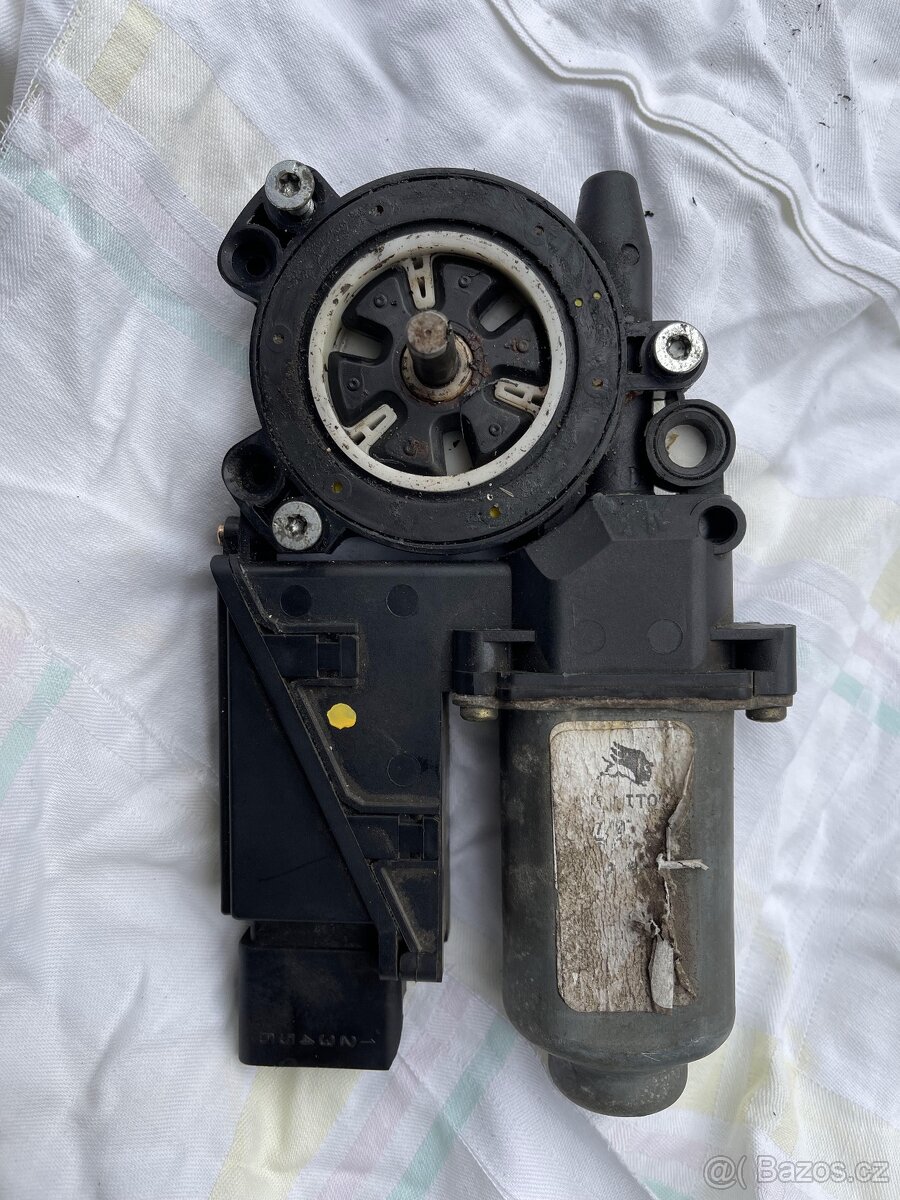 Renault Laguna II – stahovací motorek okna - 3