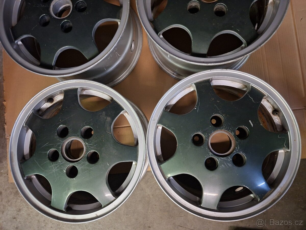 Porsche 928 S4 sada origo kol 7,5 a 9×16 - 3