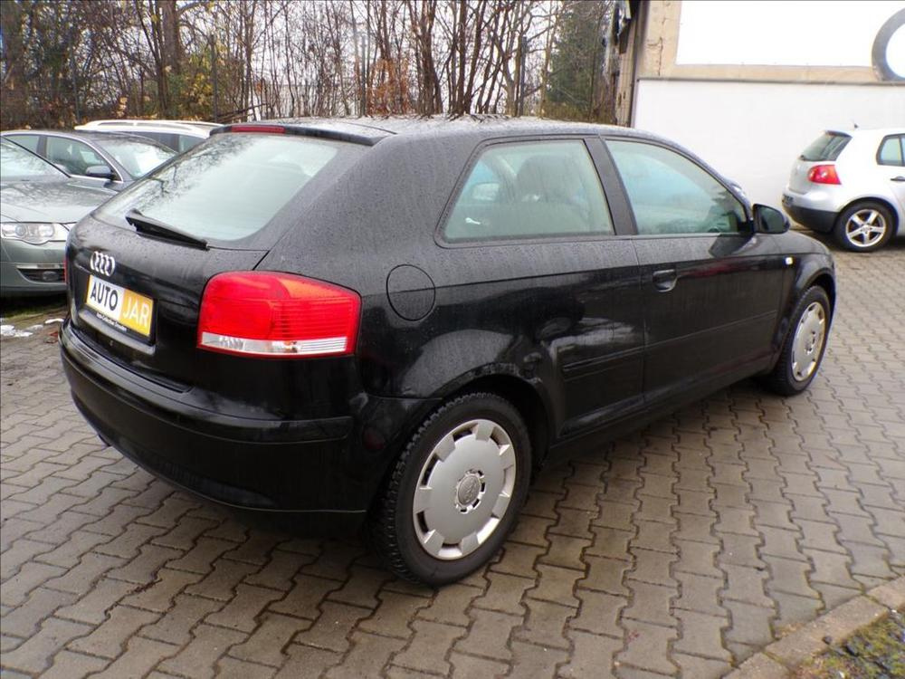 Audi A3 1,6 i KLIMA,BOSE SoundSystem - 3