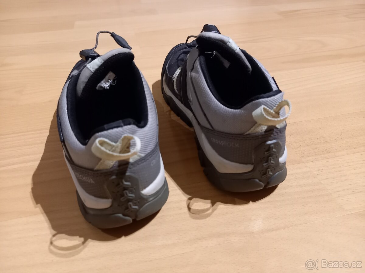 Turistické nepromokavé boty vel. 35 - 3