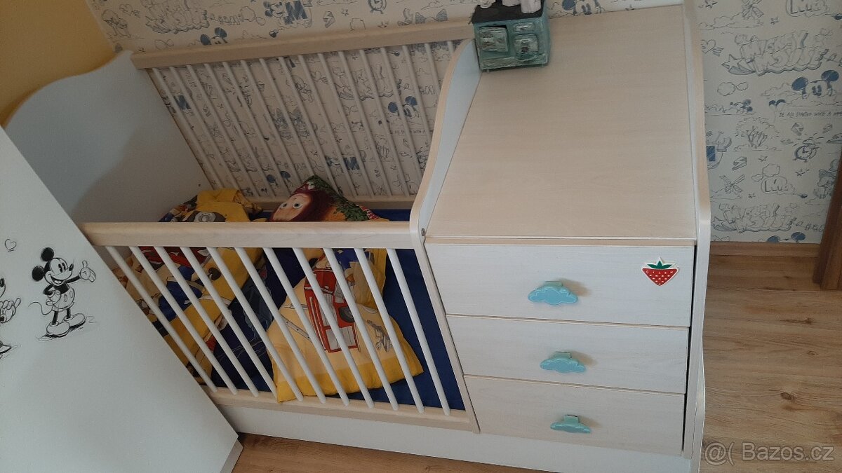 dětská postýlka a skříň - 3